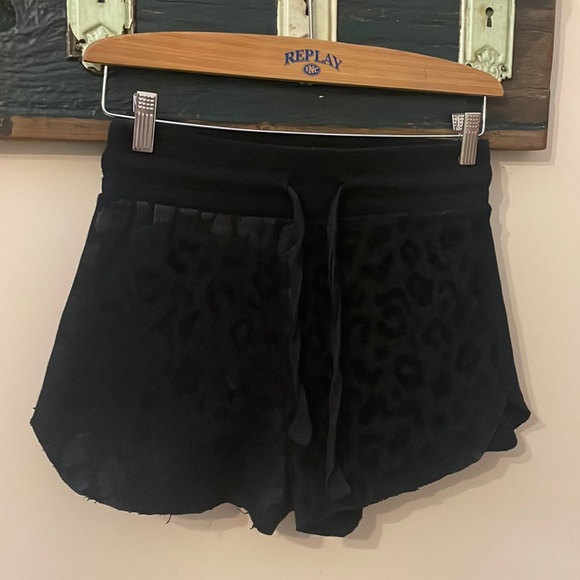 John John Black Burn-out Animal Print Jogging Shorts Size Small - Picture 3 of 15